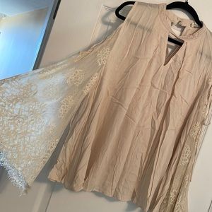 Umgee Cold shoulder Bell Sleeve